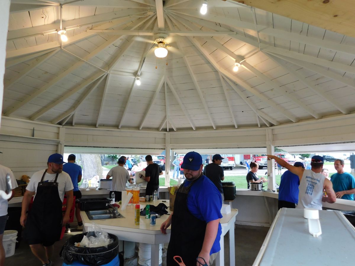 People serving food